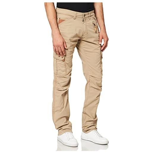 Collezione abbigliamento uomo pantaloni, ragazza: prezzi, sconti