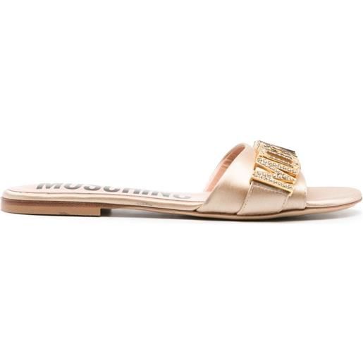 Moschino sandali con placca logo - oro
