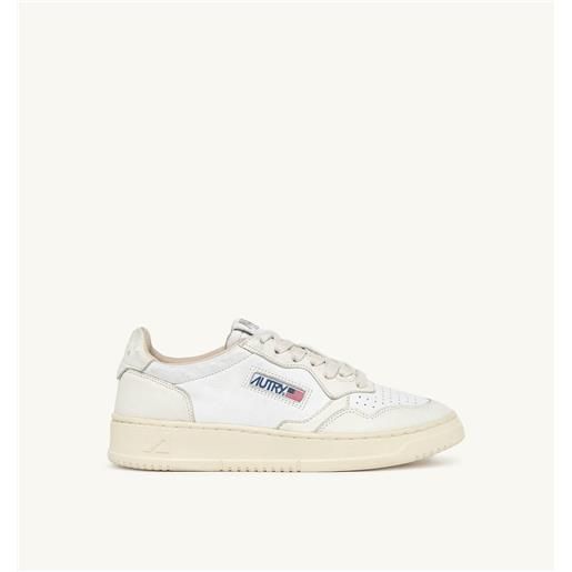autry sneakers medalist low in pelle di capra washed colore bianco