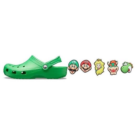 Crocs classic clogs (best sellers), zoccoli unisex-adulto, grass green, 49/50 eu + shoe charm 5-pack, decorazione di scarpe, super mario