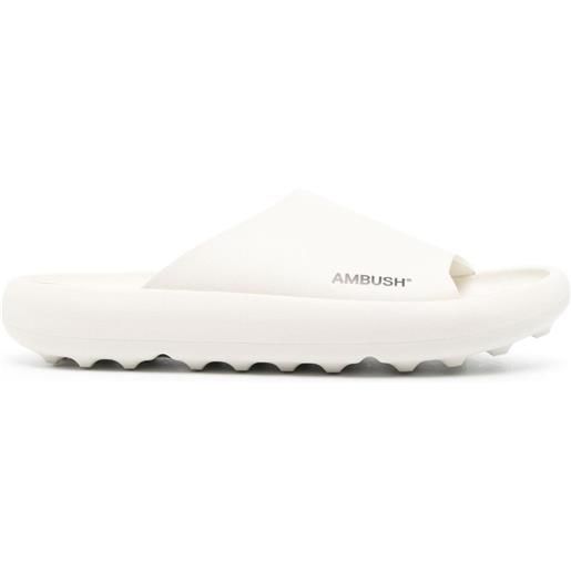 AMBUSH sandali slides con stampa - bianco