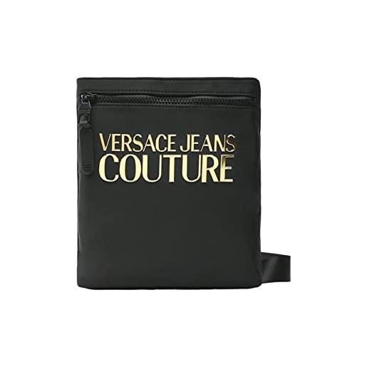 Versace jeans couture borsa tracolla o borsello iconic firmata Versace realizzata con materiale pregiato. Modello con stampa logo sul davanti, chiusura superiore con zip, tracolla regolabile. Dimensio