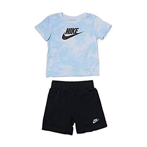 Nike completo da bambino con colorazione a contrasto, perfetto per sessioni di attività sportiva durante le giornate più calde. 