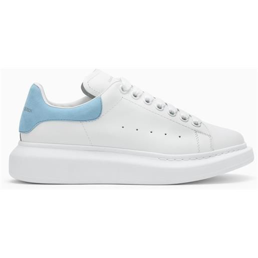 Alexander McQueen sneaker oversize bianca e blu polvere