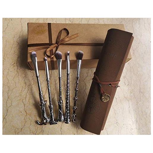 Crowned beauty - set di pennelli da trucco, con manico a forma delle bacchette dei maghi, con astuccio vintage in similpelle da arrotolare