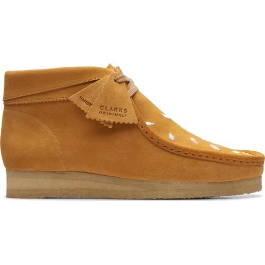 Clarks wallabee boot tan embroidery