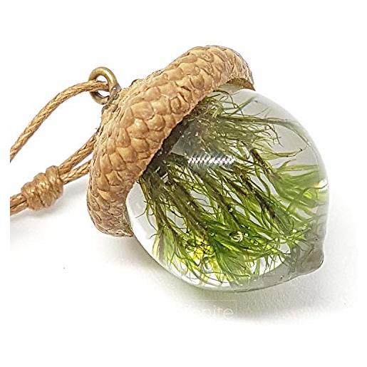 HARMONITE regali di gioielli druidici inglesi;Collana fatta a mano unica con vera tazza di ghianda contenente una pianta di muschio in miniatura in resina ecologica al 100%. 