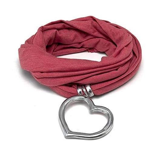 Vestopazzo sciarpa gioiello in tessuto jersey rosso chiaro con pendente cuore realizzato a mano in alluminio 100% riciclato. Nickel tested al18044