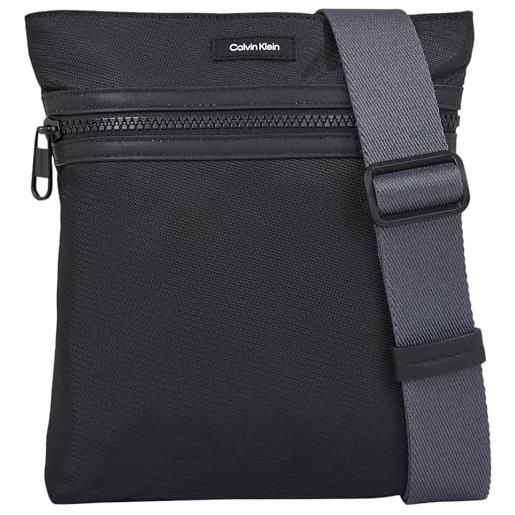 Calvin Klein borsa a tracolla uomo essential flatpack piccola, nero (ck black), taglia unica