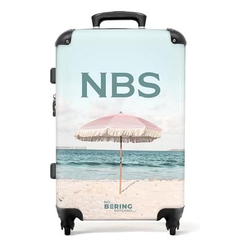NoBoringSuitcases.com valigia modello, spiaggia con ombrellone, mittelgroß, valigetta