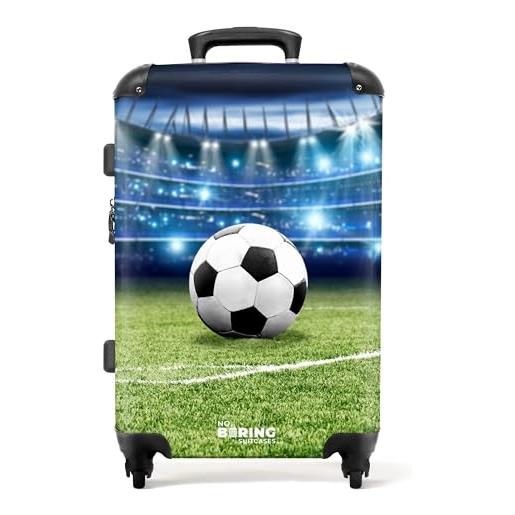 NoBoringSuitcases.com © valigia per bambini valigia da viaggio bagaglio per bambini a 4 ruote, lucchetto tsa (pallone da calcio nero e bianco nello stadio), (valigia media 67x43x25 cm)