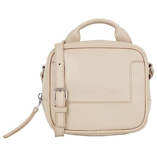 Calvin Klein borsa a tracolla donna camera bag piccola, avorio (doeskin), taglia unica