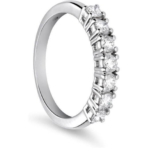 ALFIERI & ST. JOHN anello veretta 7 pietre alfieri & st. John in oro bianco con diamanti ct. 0,92, colore g, purezza si1. Misura 14
