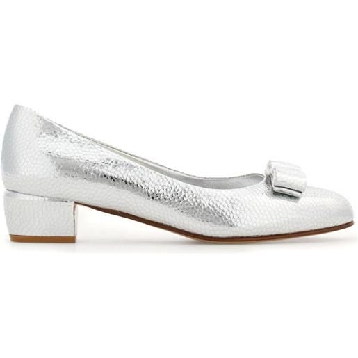 Ferragamo pumps con fiocco vara - argento