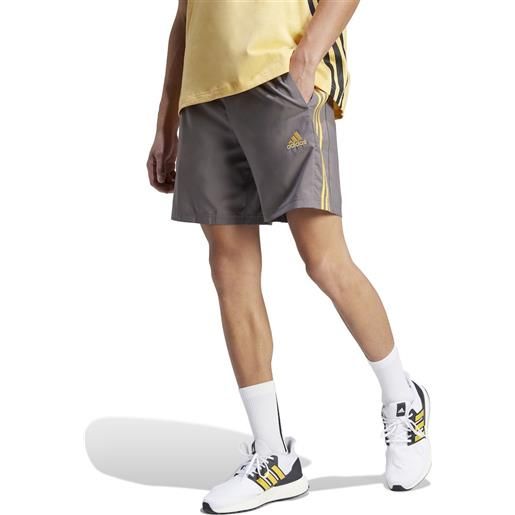 Pantaloncini shorts uomo adidas bermuda 3 stripes chelsea woven grigio giallo is1394
