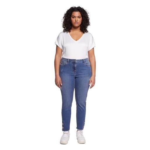 FIORELLA RUBINO: jeans skinny con bottoni al fondo curvy size azzurro stagione primavera estate 2024. 