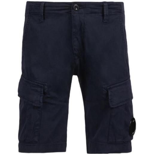 C.P. COMPANY shorts cargo con logo blu / 8a