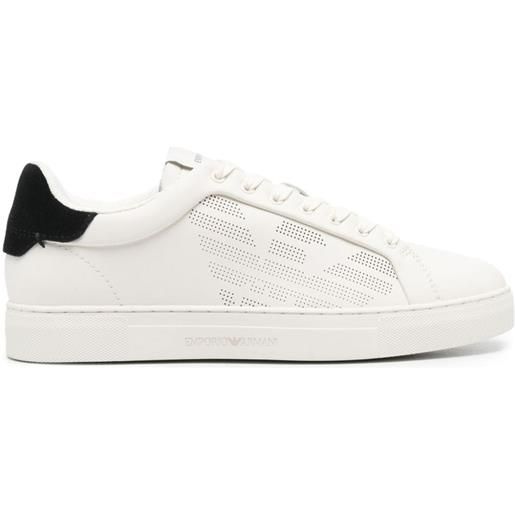 Emporio Armani sneakers con logo goffrato - bianco
