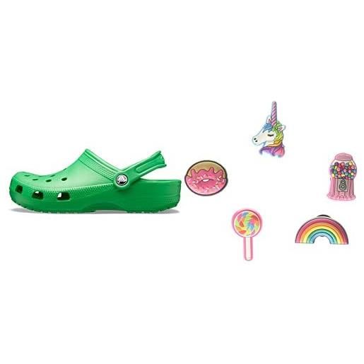 Crocs classic, zoccoli unisex - adulto, verde (grass green), 41/42 eu + shoe charm 5-pack, decorazione di scarpe, tutto bello