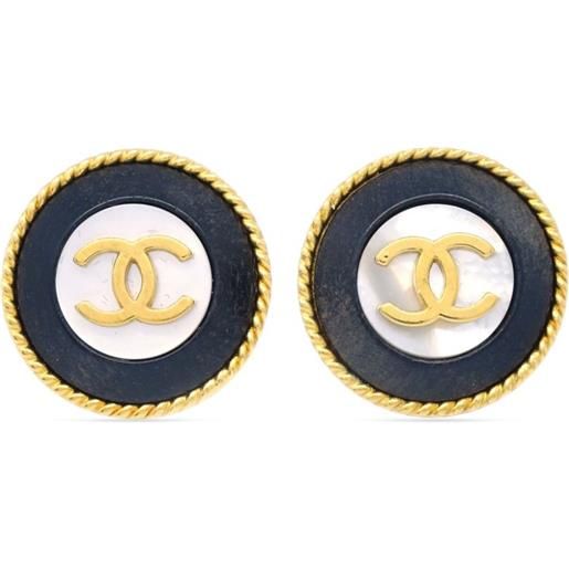 CHANEL Pre-Owned - orecchini a clip con logo cc 1994 - donna - placcatura in oro/acrilico/conchiglie - taglia unica - bianco