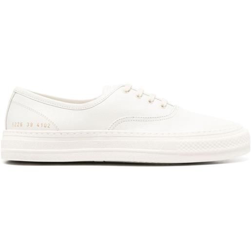 Common Projects logo-print leather sneakers - toni neutri