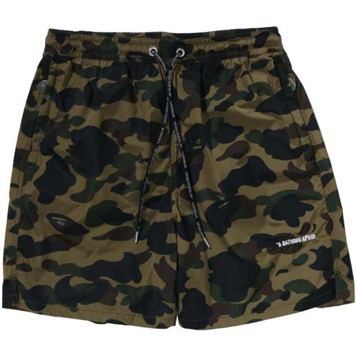 A BATHING APE® shorts con stampa camouflage - verde