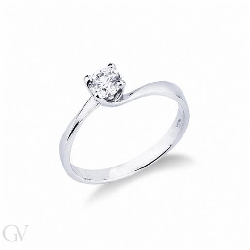 Gioielli di Valenza anello solitario a 4 griffe in oro bianco 18k con diamante, 0.40 ct