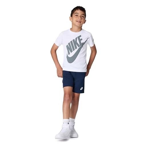 Nike - set due pezzi: t-shirt con logo al centro e pantaloni short con logo laterale destro