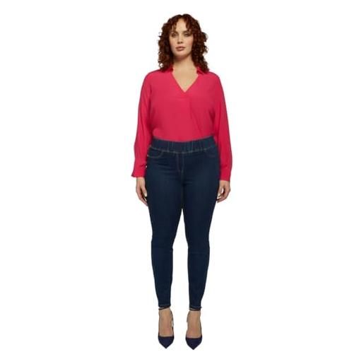 FIORELLA RUBINO: jeggings diamante curvy size blu stagione primavera estate 2024. 