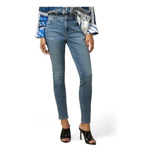 Oltre: jeans skinny azzurro. 48 stagione autunno inverno 2024