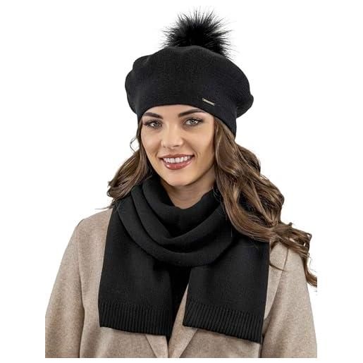 Vivisence set invernale da donna berretto caldo con pon pon in pelliccia sintetica e sciarpa lunga in filato con lana perfetti per affrontare le giornate fredde design elegante e, nero, taglia unica