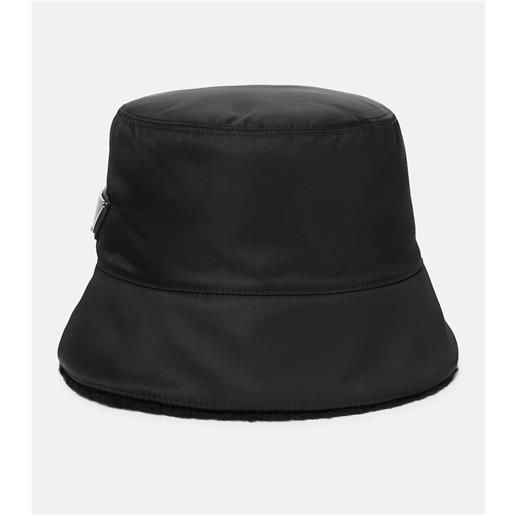 Prada cappello da pescatore in re-nylon e shearling