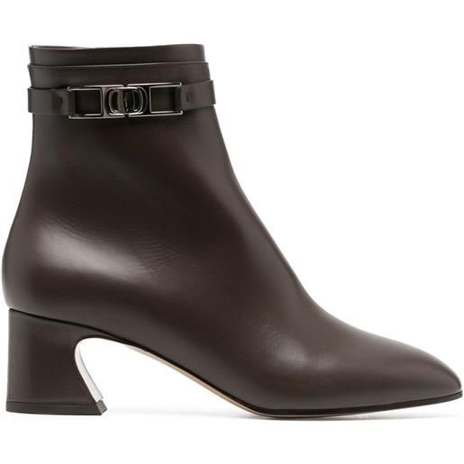 Ferragamo stivaletti rego 55 con placca logo - marrone