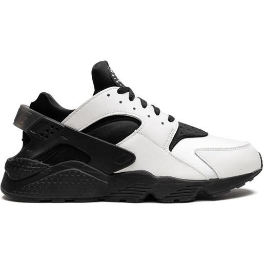 huarache nere e bianche