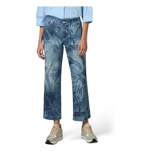 Oltre: jeans cropped in denim stampato azzurro. 48 stagione autunno inverno 2024