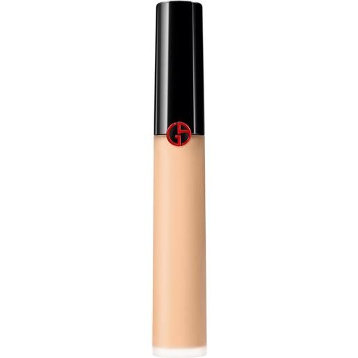 Armani power fabric + concealer - un correttore liquido a lunga tenuta e ad alta coprenza con un finish mat vellutato. 