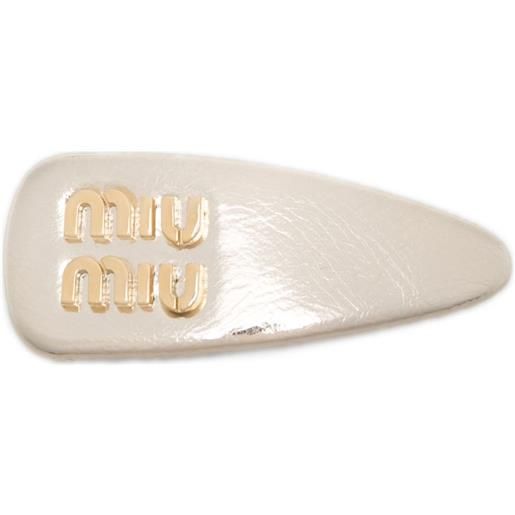 Miu Miu fermacapelli con placca logo - oro
