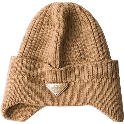 Prada berretto con logo in smalto - marrone