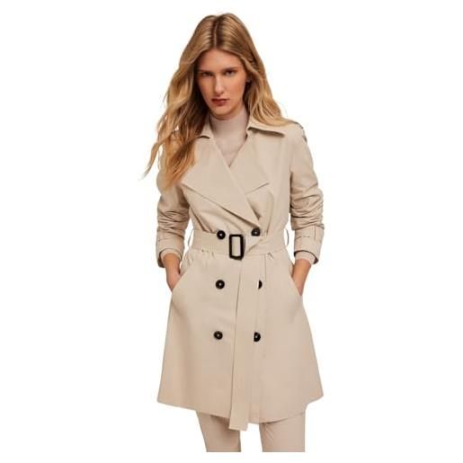 Motivi: trench doppiopetto in tessuto tecnico nero. 42 stagione primavera estate 2025. 