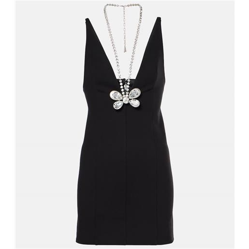 Area abito corto con decorazioni