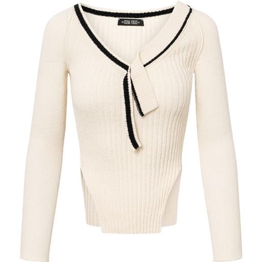 Elena Velez top varsity in maglia - toni neutri