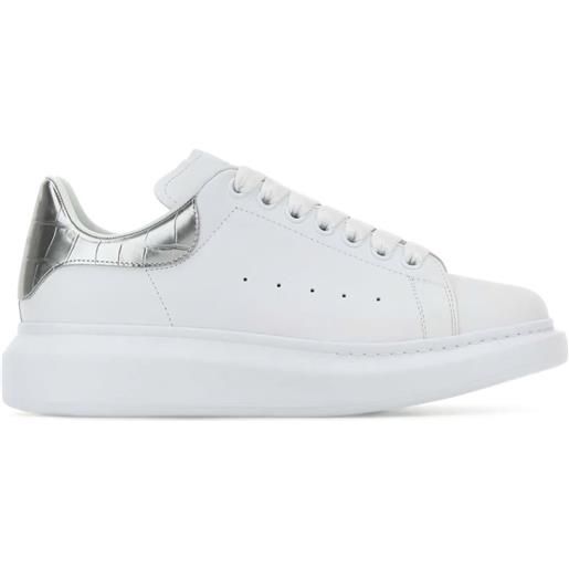 Alexander McQueen sneakers oversize con effetto coccodrillo - bianco