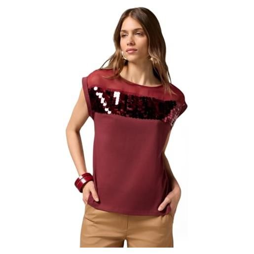 Oltre: t-shirt bimaterica con paillettes bordeaux. M stagione primavera estate 2025. 