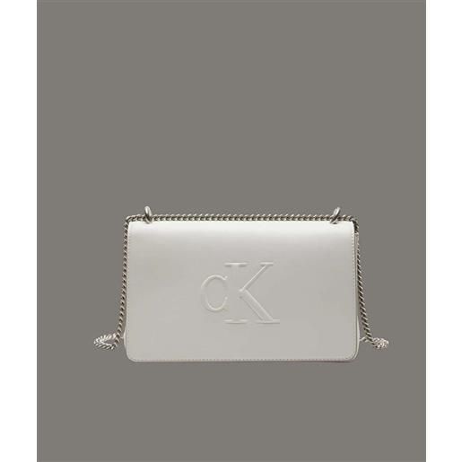 Calvin klein jeans borsa a tracolla con patta scolpita bianca donna