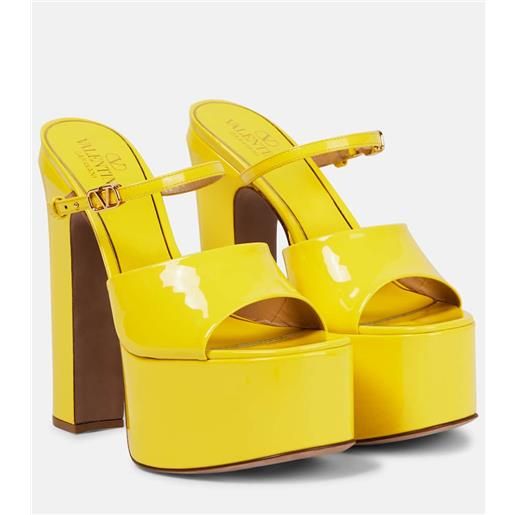 Valentino Garavani sandali tan-go 155 in vernice con plateau