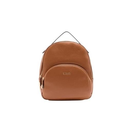 Liu jo zaino comodo, pratico e capiente con chiusura zip. Possiede due tasche interne di cui una con zip ed una tasca frontale con zip. Presenta spallacci comodi e regolabili con fibietta e manico sup