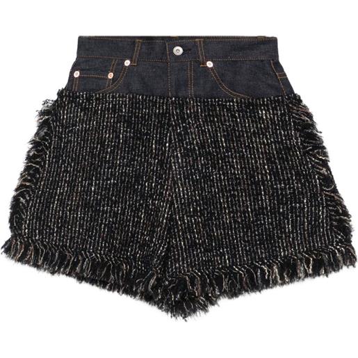 sacai shorts in denim e tweed con bordi sfrangiati - blu