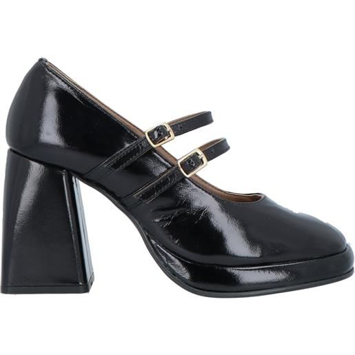 EMANUÉLLE VEE - décolleté