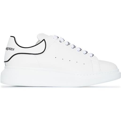 Alexander McQueen sneakers con suola oversize - bianco