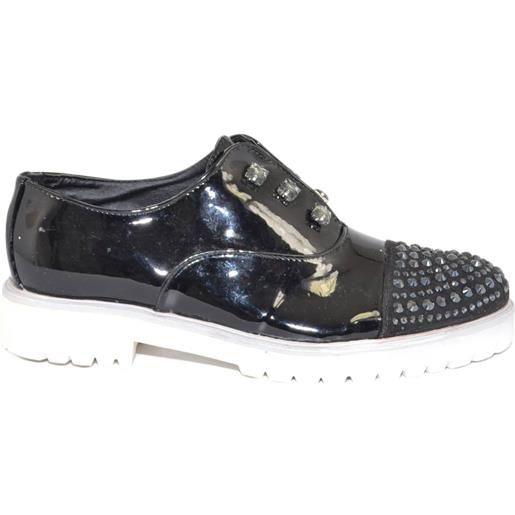 Malu Shoes francesina donna stringata nera lucida con borchie sulla punta fondo in gomma bianca moda luxury